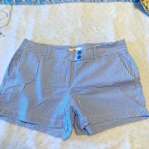 Vineyard Vines striped blue shorts